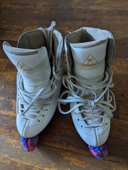 Girls Ice skates with bag and blade soakers
