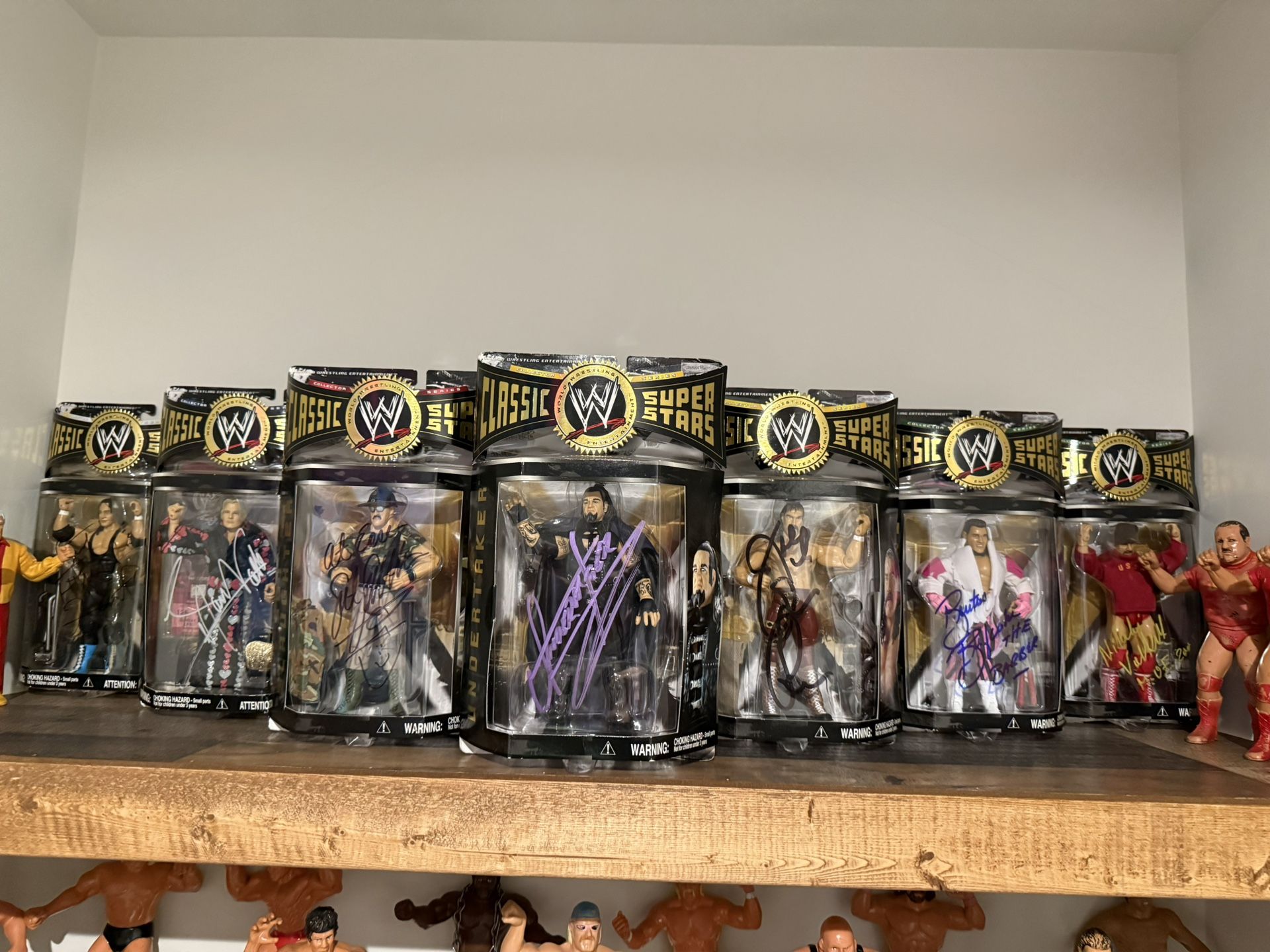 Collectible Figures 