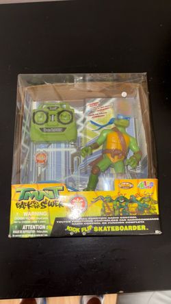 NKOK Teenage Mutant Ninja Turtles "Back to the Sewer" Kick Flip Skateboarder featuring Leonardo