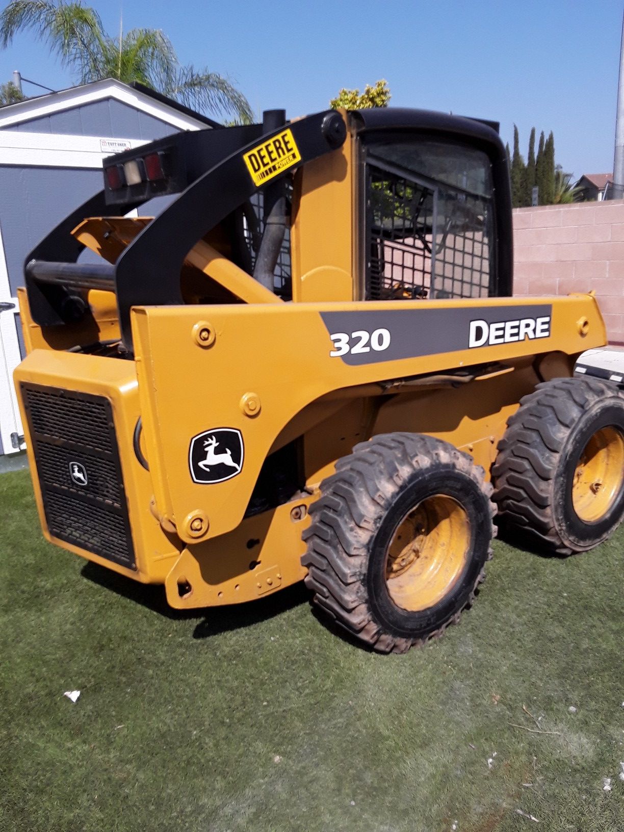 Trade or Sell Tractor john deere 320