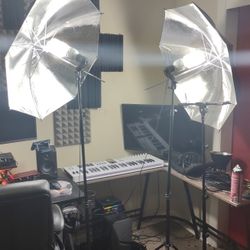 2 Studio Lights