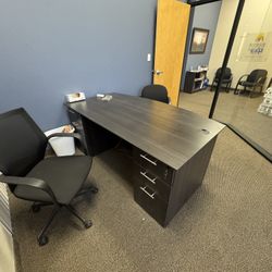 Like New desk, File Cabinets and Chairs 