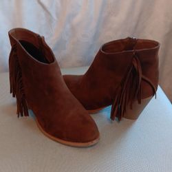 Size 8 Brown Fringe High Heels