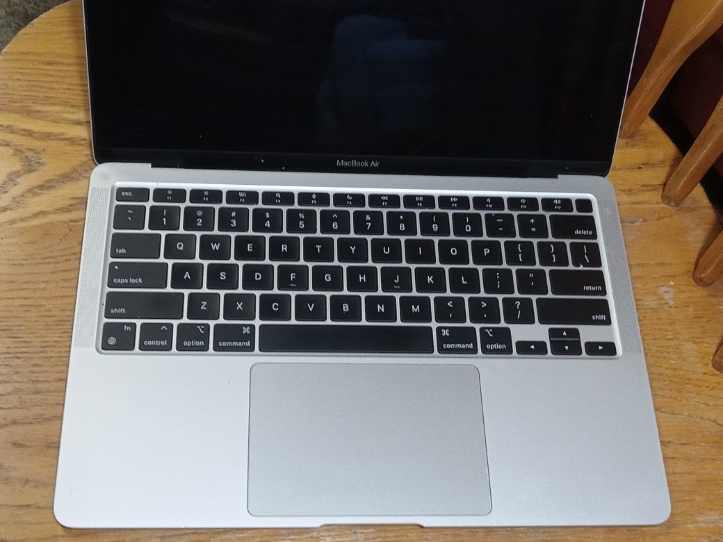 FOR PARTS (BROKEN SCREEN) MacBook Air