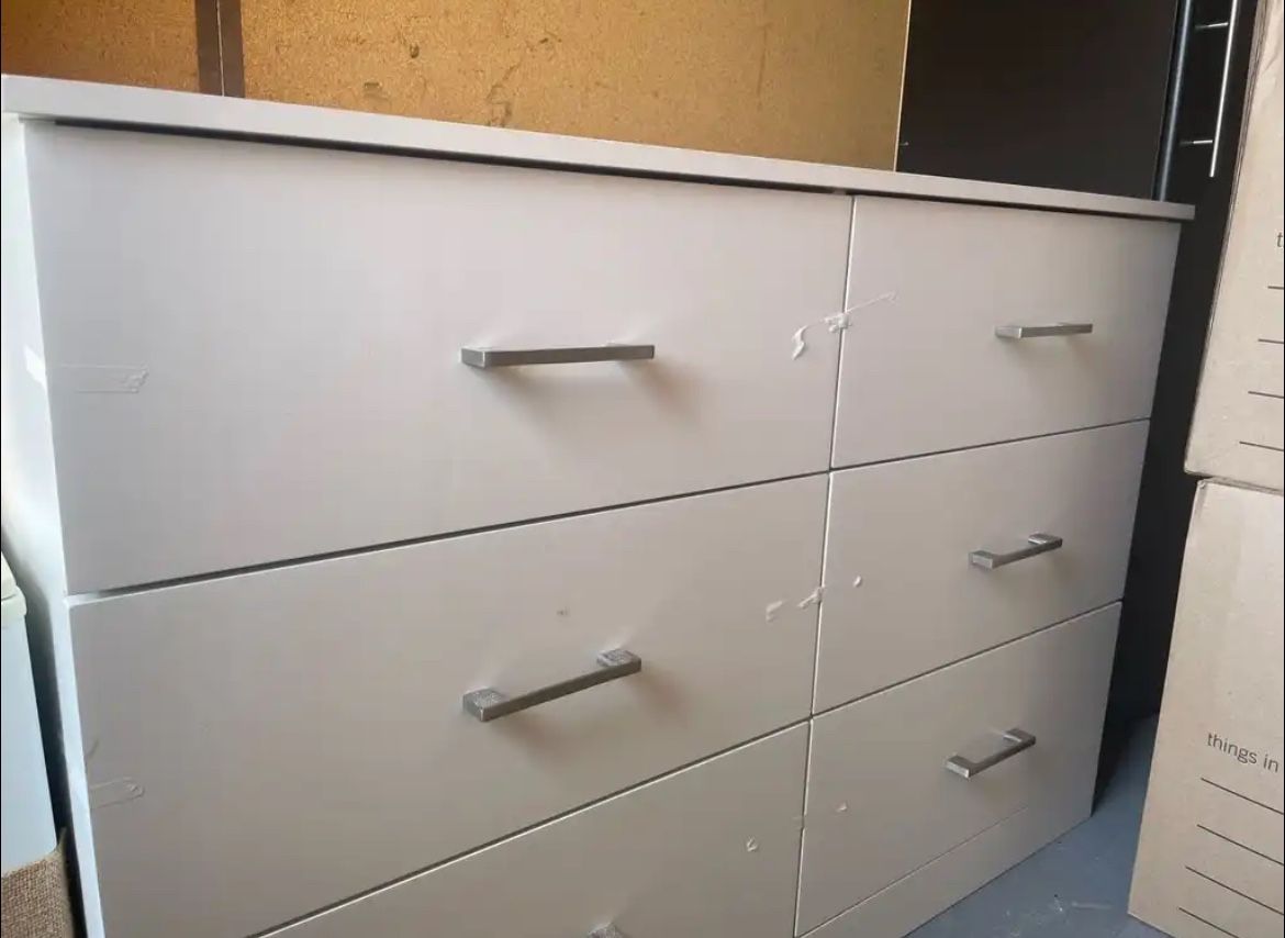 dresser