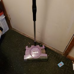 Shark Swiffer Chordless Vaccum Easter 30