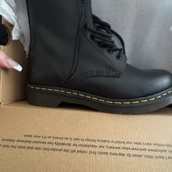 Brand New 1460 