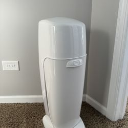 Genie diaper disposal with refills