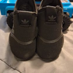Toddler Adidas Size 9.0