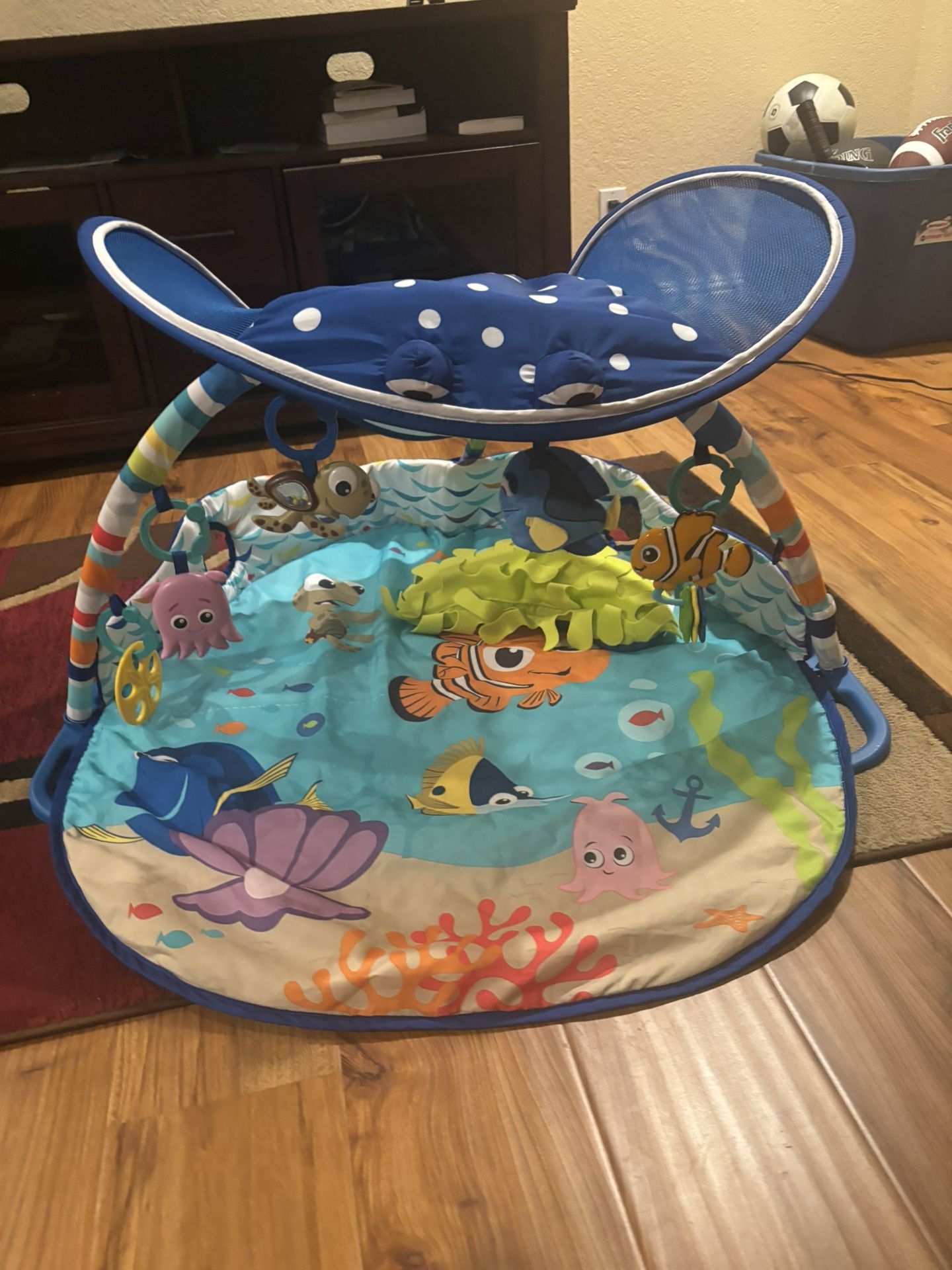 Disney Baby Finding Nemo Mr. Ray Ocean Lights & Music Activity Play Gym