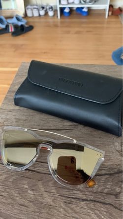 Valentino frames