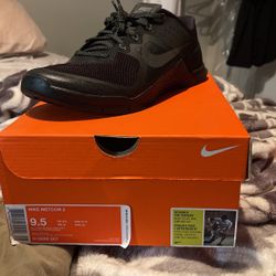 Men’s Nike Met con 2 - 9.5