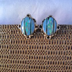 VINTAGE RARE OPAL EARINGS IN STERLING SILVER 