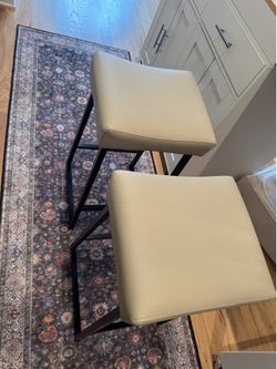 Set of 2 Counter Height Stools (Beige + Black Metal)