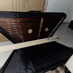 Hammered dulcimer