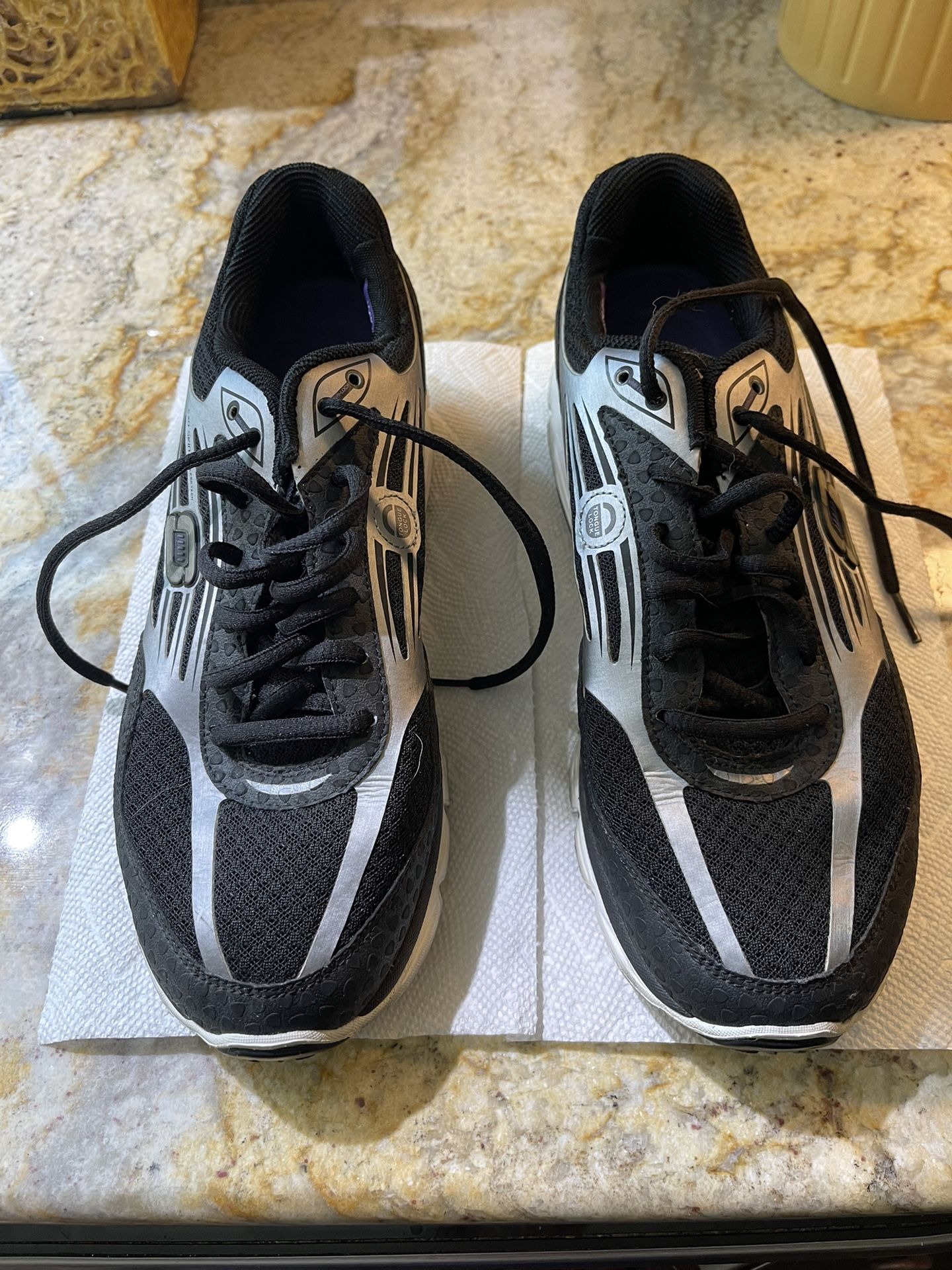 SKECHERS Black/Silver Sneakers - Size for Sale in Providence, - OfferUp