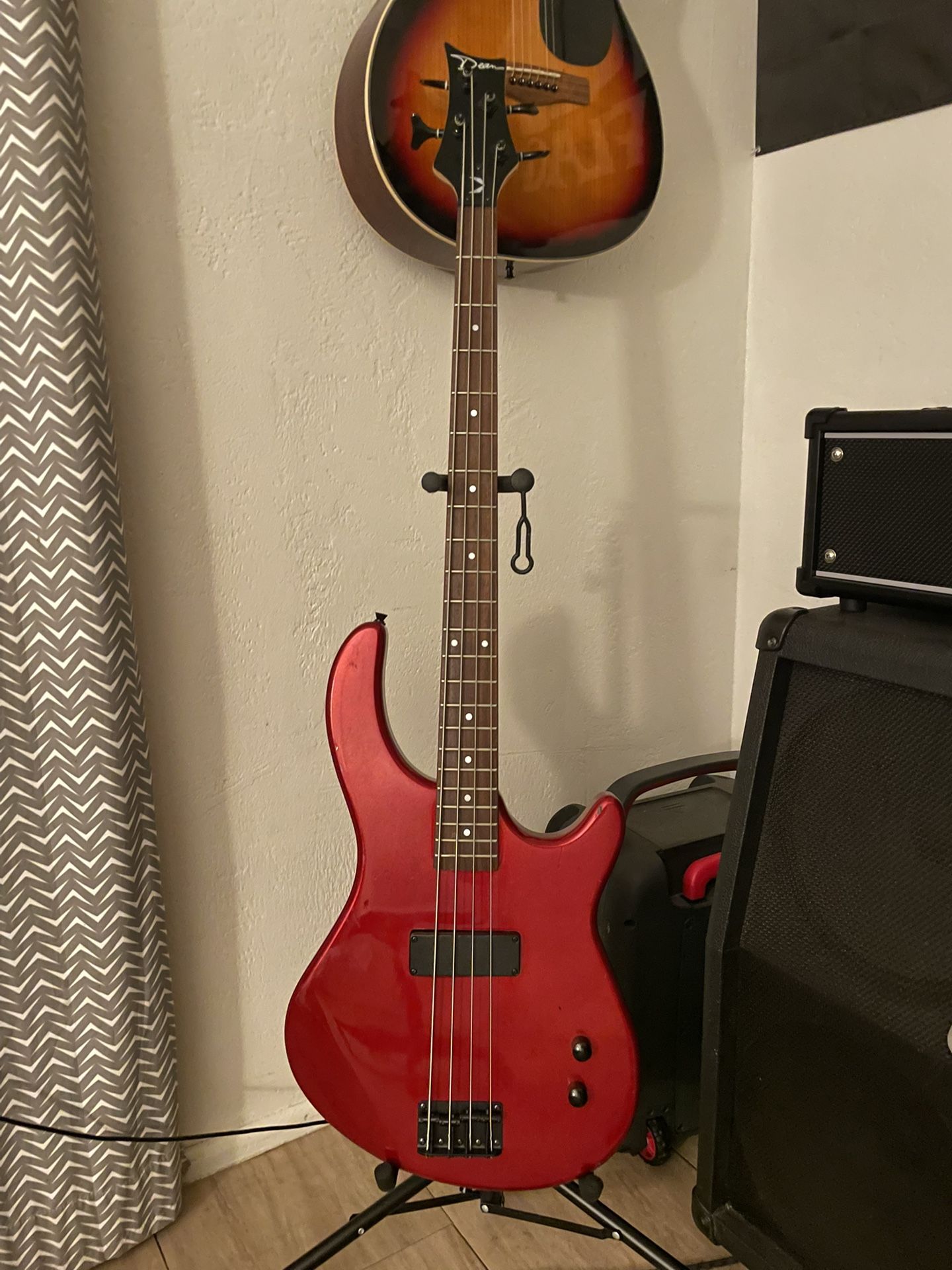 Dean Bass Guitar
