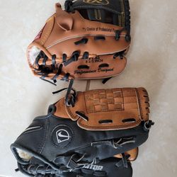 2 Kids Baseball Bloves. For Right Handed player. 