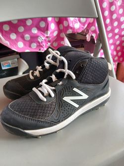 New Balance Kleets