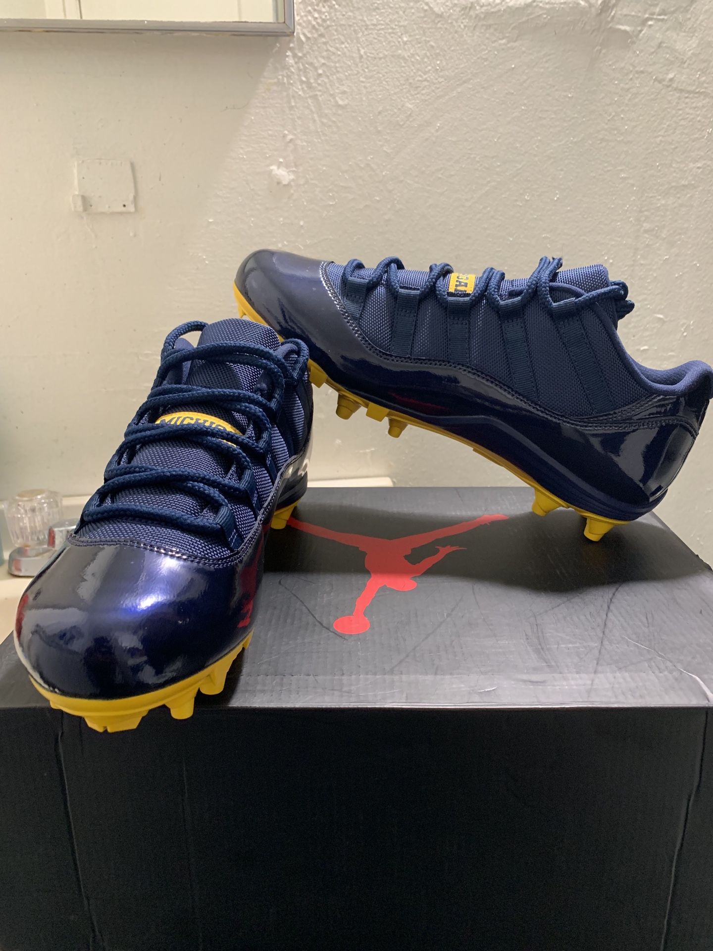 Michigan jordan cheap 11 cleats