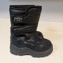 Toddler WFS Winter Snowboots Size 13....$15 Firm Cash Only