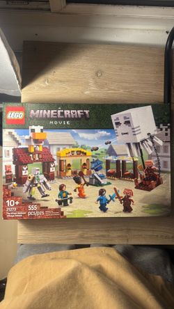 “The Ghast Balloon Village Attack” Minecraft Leo Set