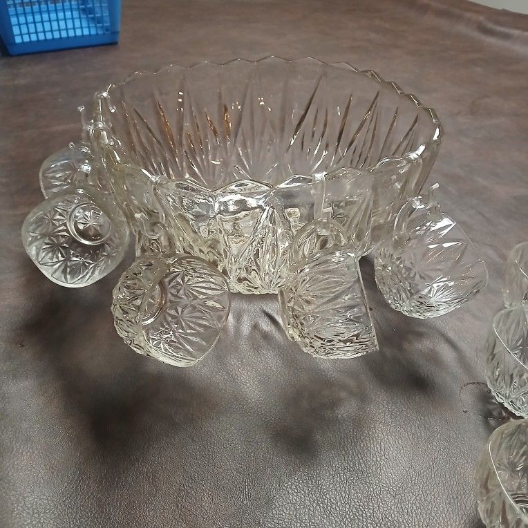1960's Federal Glass Petal Star Bowl and Cup Set