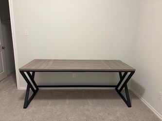 Office desk - Free