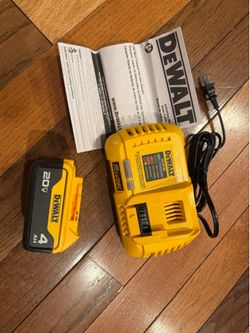 Dewalt 4 amp battery and a fast charger