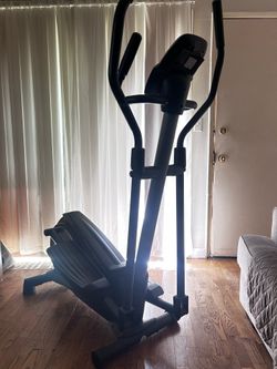 Gold’s Gym Stride Trainer 380 Elliptical (Screen Issues / As-Is)