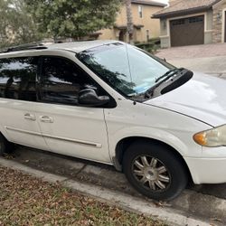 2007 Chrysler Town & Country 
