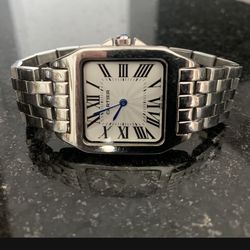 Unisex watch 30mm Quartz movement 2 straps. Fontainbleau area