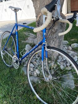 De Rosa bicycle size 57 all campagnolo 11 speed