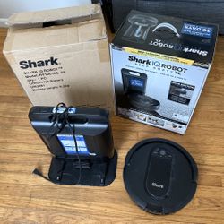 SHARK IQ ROBOT SELF EMPTY XL VACUUM RV1001AE 30 ROBO VAC