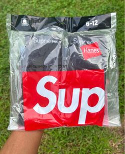 Supreme x Hanes Cushion Crew Socks 2-Pack