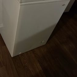 Freezer chest 
