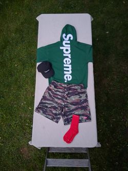 Bundle 4 piece Supreme outfit