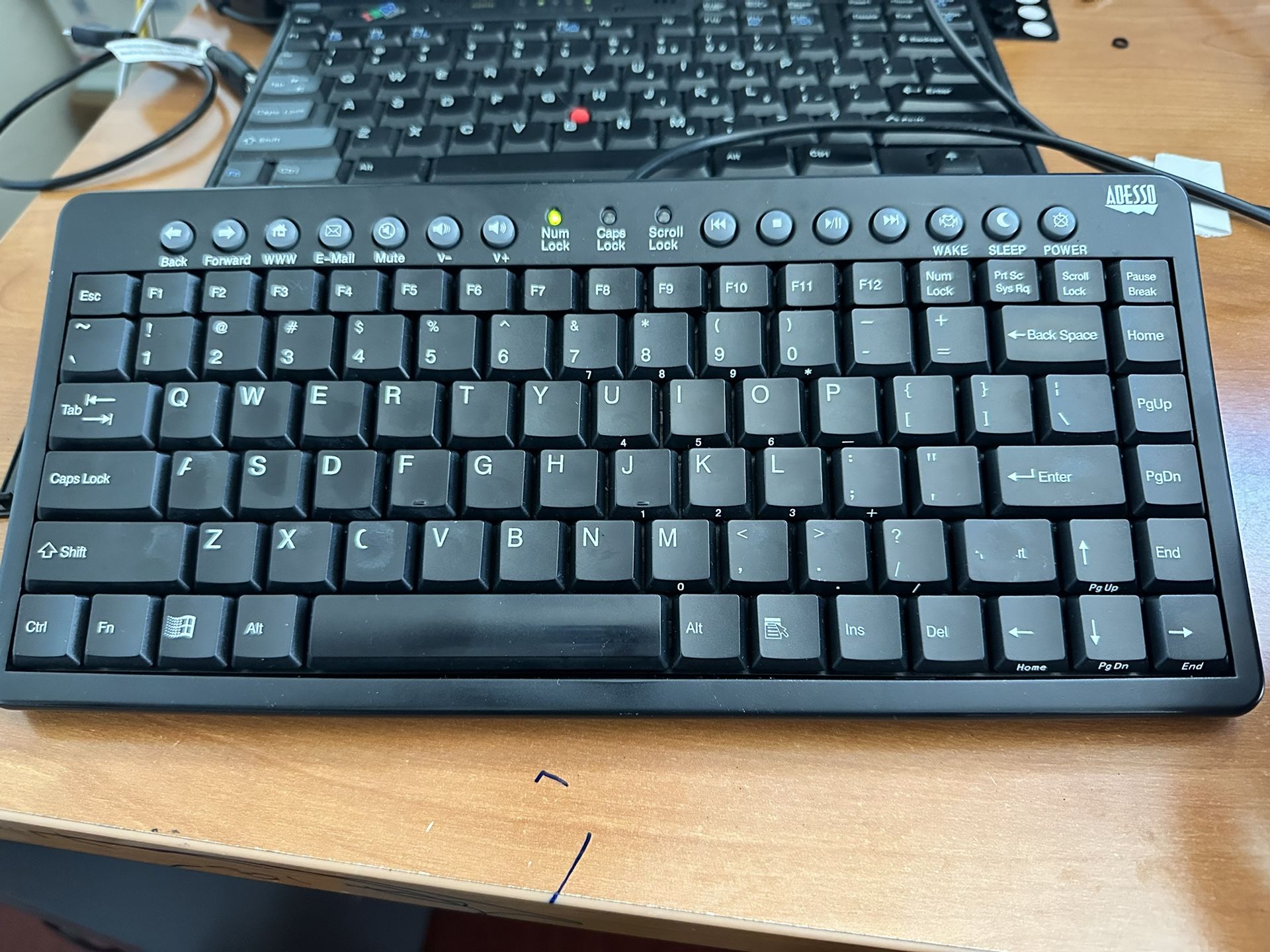 Adesso Mck-91 Ps/2 Ps2 Keyboard