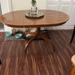 Charak Lacquered Mahogany Banded Round Dining Table w/ 1 Leave Inlaid Legs Mint