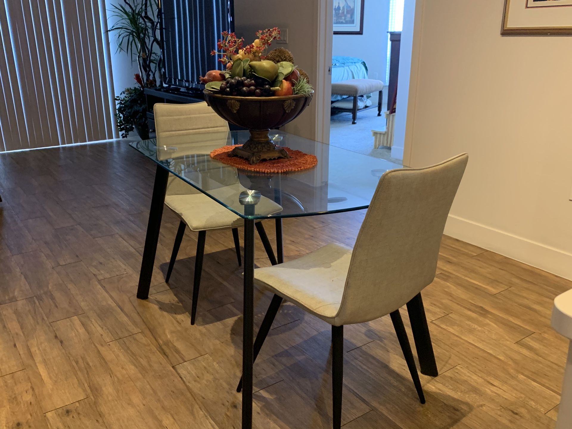 Glass Kitchen/ breakfast nook table chairs center piece and bar stools!