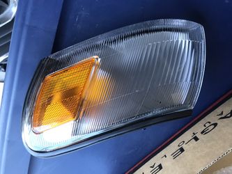 93-97 corolla left corner light