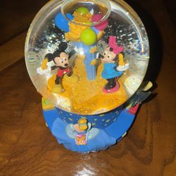 NIB Walt Disney Hallmark Musical 100th Birthday Glass Water Snow Globe Limited