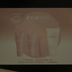KylieSkin by Kylie Jenner - Hydrate + Glow Mini Set