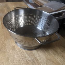 Target brand colander