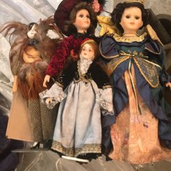 Dolls Porcelain On Stands 