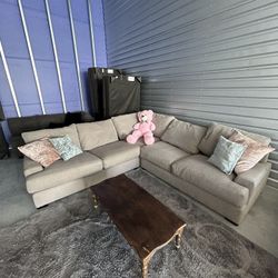 Sectional Sofa/ Couch DELIVERY AVAILABLE 