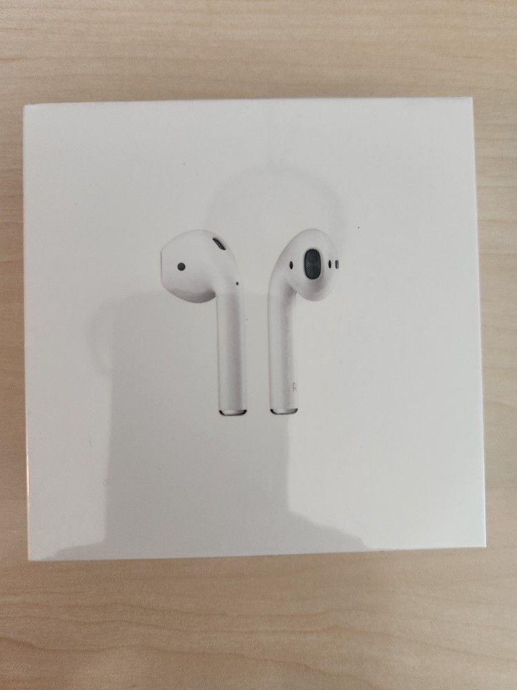 New Apple Airpods 2nd Generation With Wireless Charging Case