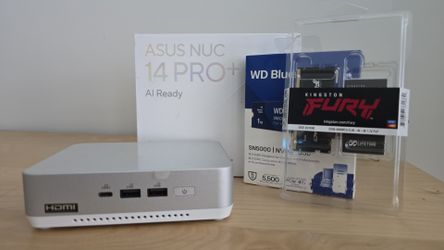 Asus NUC 14 Pro Plus + Monitor.