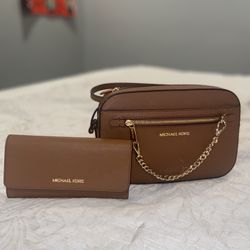 New Women’s Crossbody Michael Kors Authentic Set