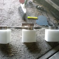 Hampton Bay 22 In Three Light Bathroom Vanity Fixture